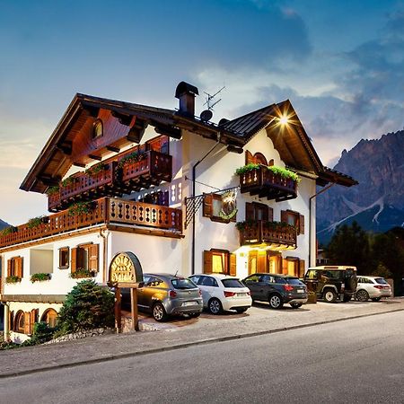 Hotel Natale Кортина-д'Ампеццо Экстерьер фото